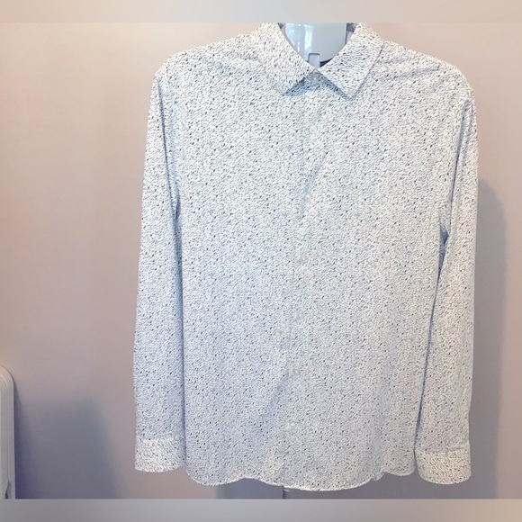 Men's Express Slim Fit White With Blue Speck Patterned Shirt
Size Large - Picture 1 of 8